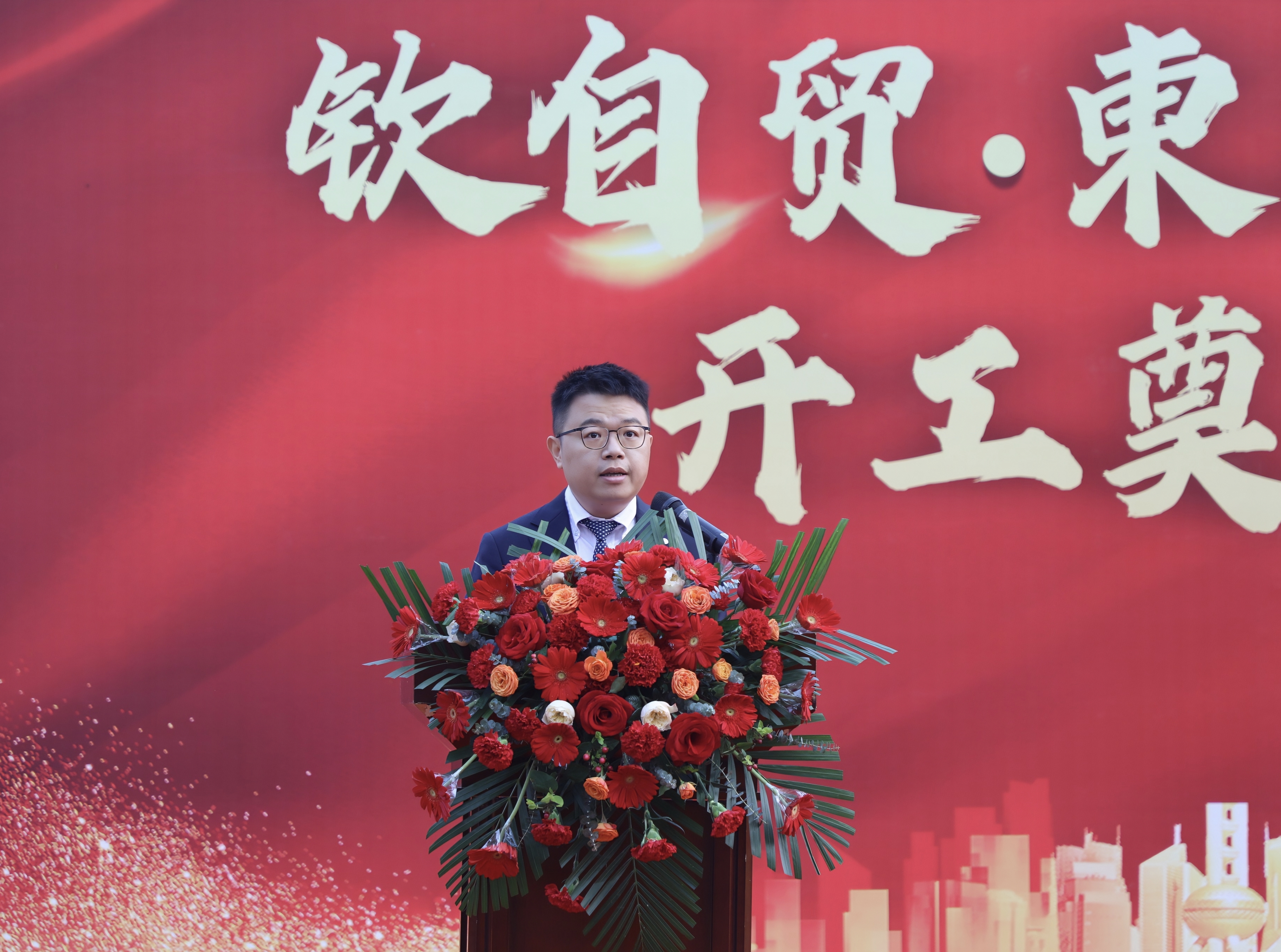 钦州首个第四代空中花园住宅——東昇云景项目正式开工