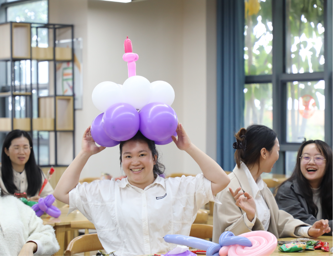 自贸开投集团员工生日会 | 温情相伴 共庆生辰