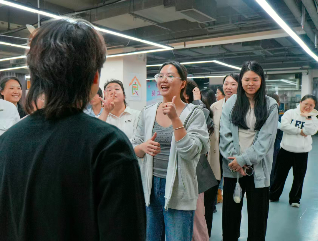 自贸开投集团员工生日会 | 温情相伴 共庆生辰