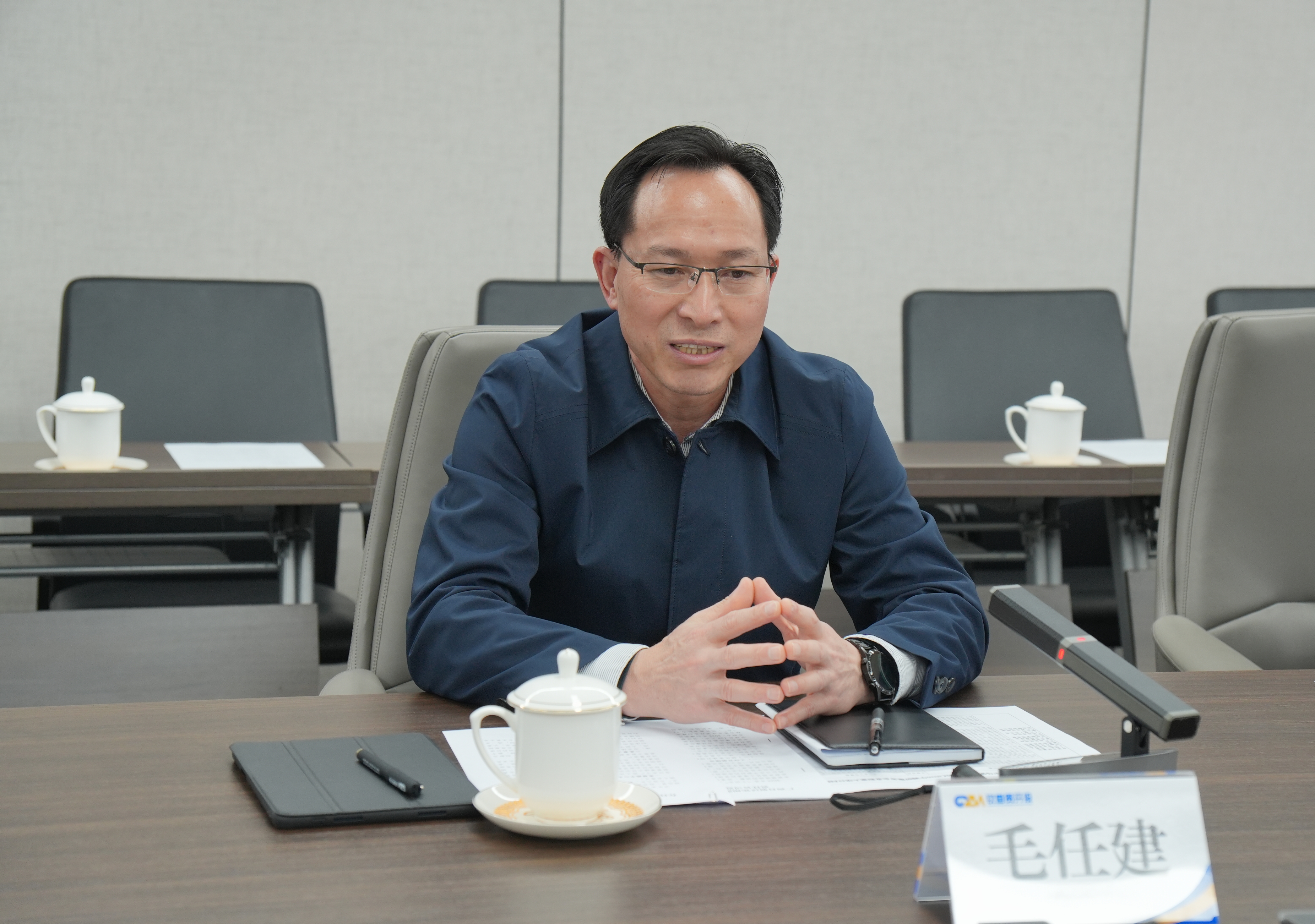 毛任建带队到自贸开投集团调研座谈