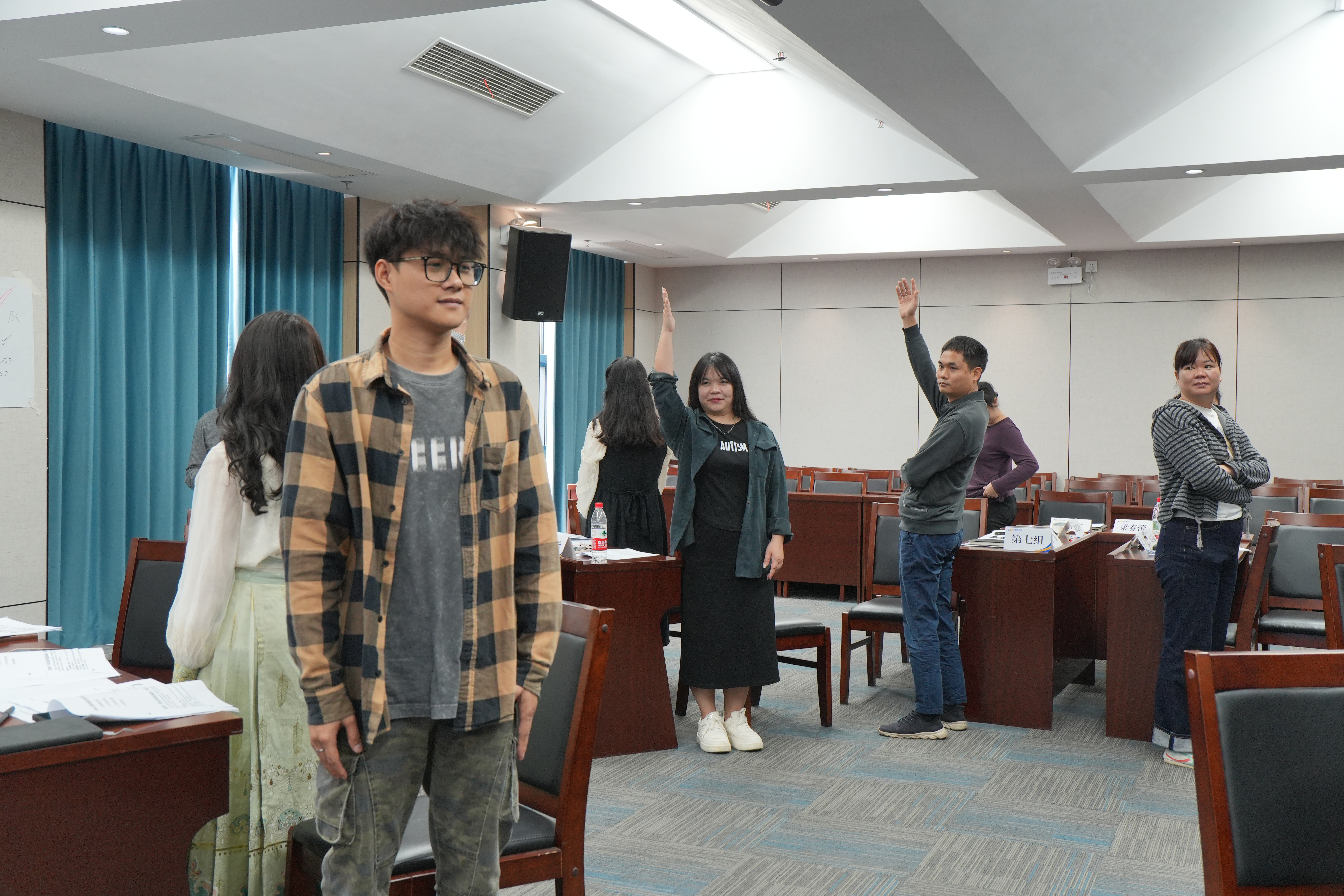 为心灵“减压”,为奋斗“续航” | 自贸开投集团开展职场心理健康调适与压力焦虑缓解专题培训 为心灵“减压”,为奋斗“续航” | 自贸开投集团开展职场心理健康调适与压力焦虑缓解专题培训