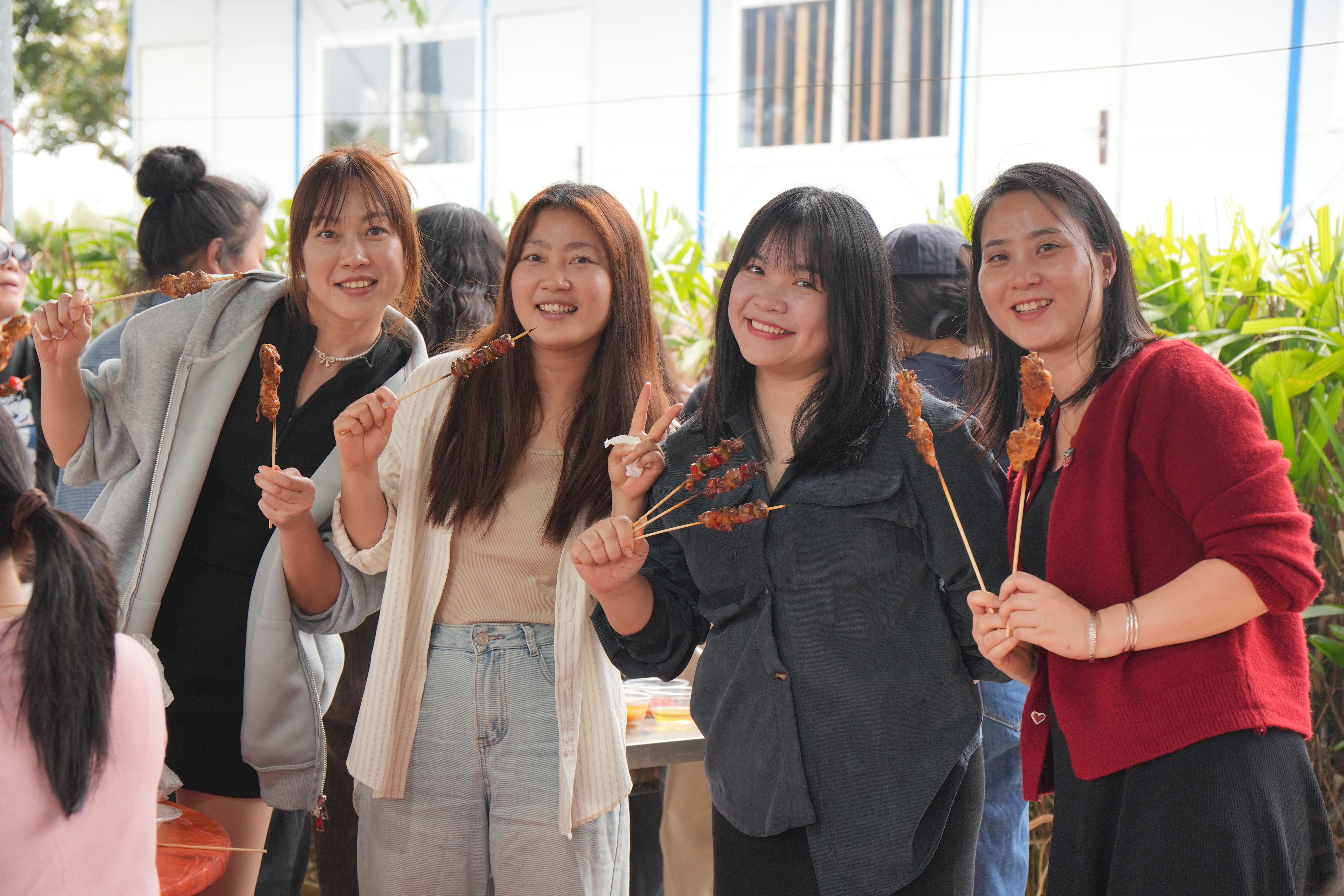 花开三月绽芳华 巾帼建功展风采 | 自贸开投集团开展“三八”国际妇女节主题活动