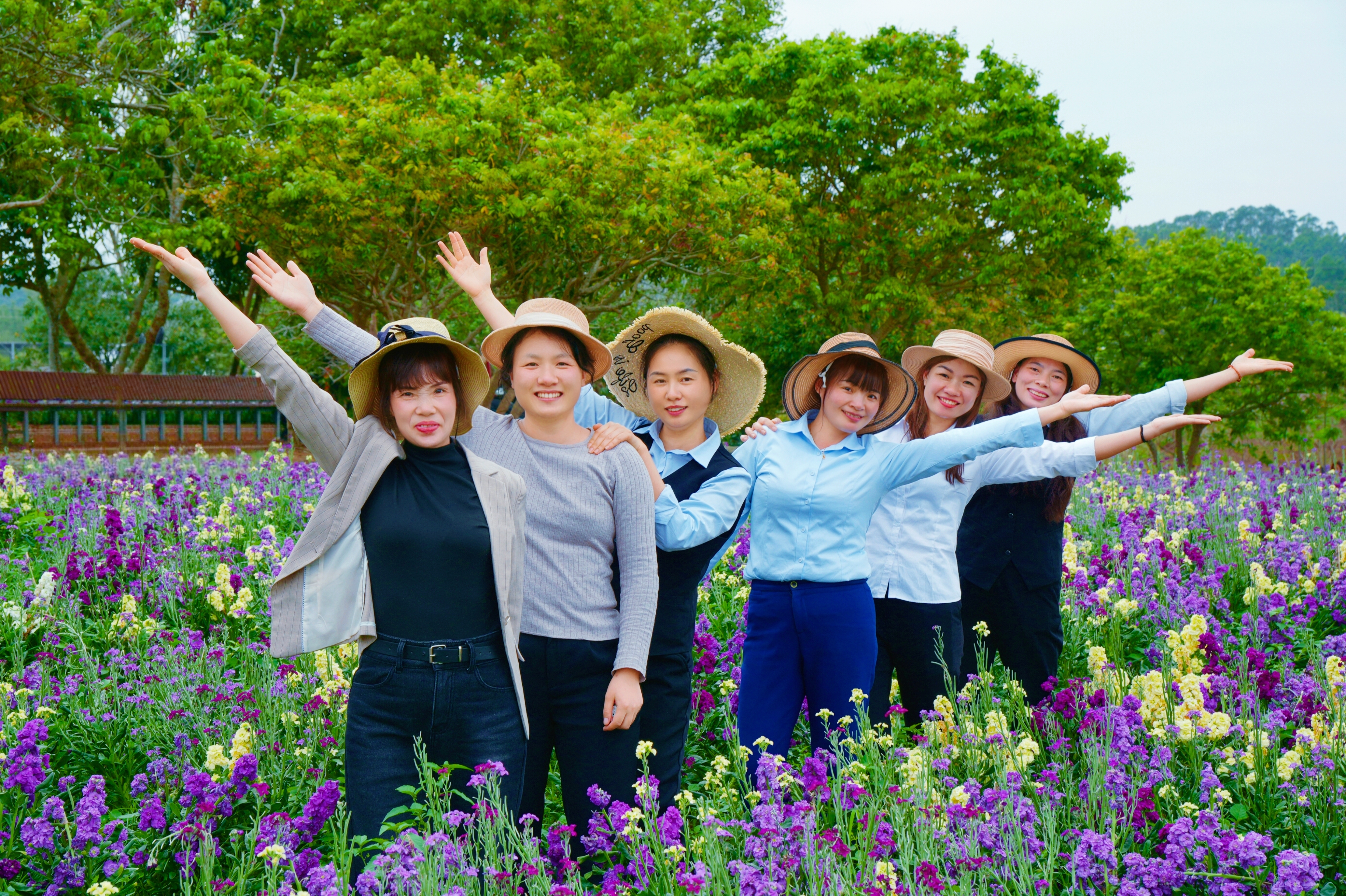 花开三月绽芳华 巾帼建功展风采 | 自贸开投集团开展“三八”国际妇女节主题活动
