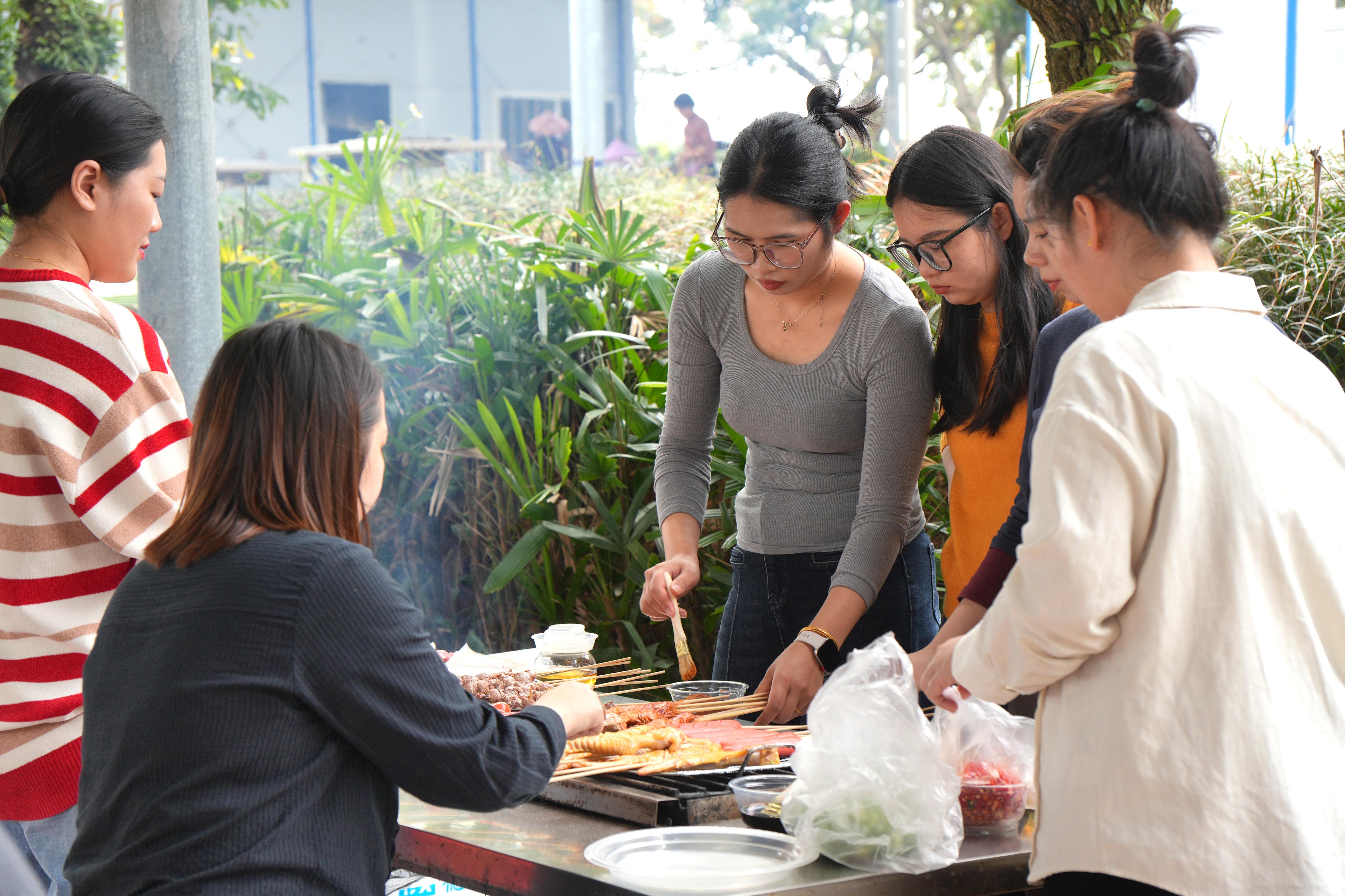 花开三月绽芳华 巾帼建功展风采 | 自贸开投集团开展“三八”国际妇女节主题活动